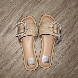 Dolce vita sandals